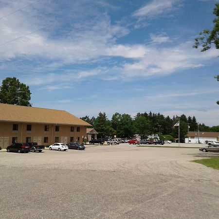 Oakridge Motel Newaygo Eksteriør billede
